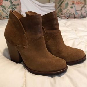 KORK EASE • Tan Suede Heeled Boots